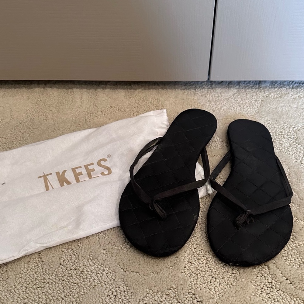TKees flip flops